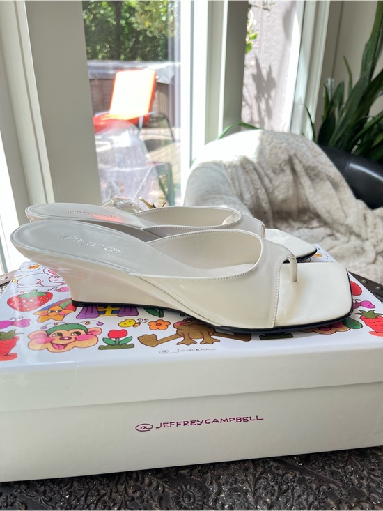 Jeffrey Campbell Shoes - JEFFREY CAMPBELL HONEY BUN WHITE PATENT WEDGE SANDALS 8.5